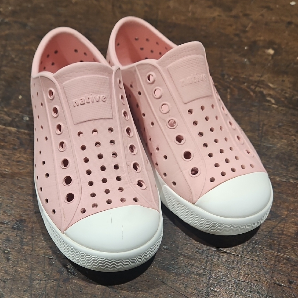 EUC - C11 Light Pink Jefferson Natives